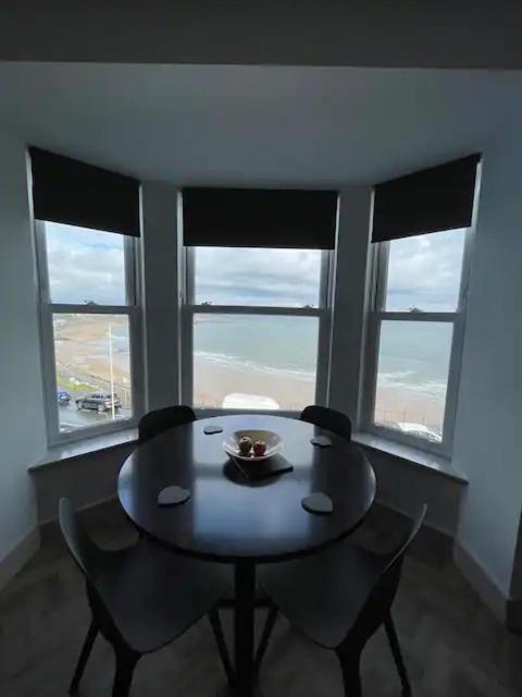 Superb 2 Bedroom Sea View Flat Scarborough Extérieur photo