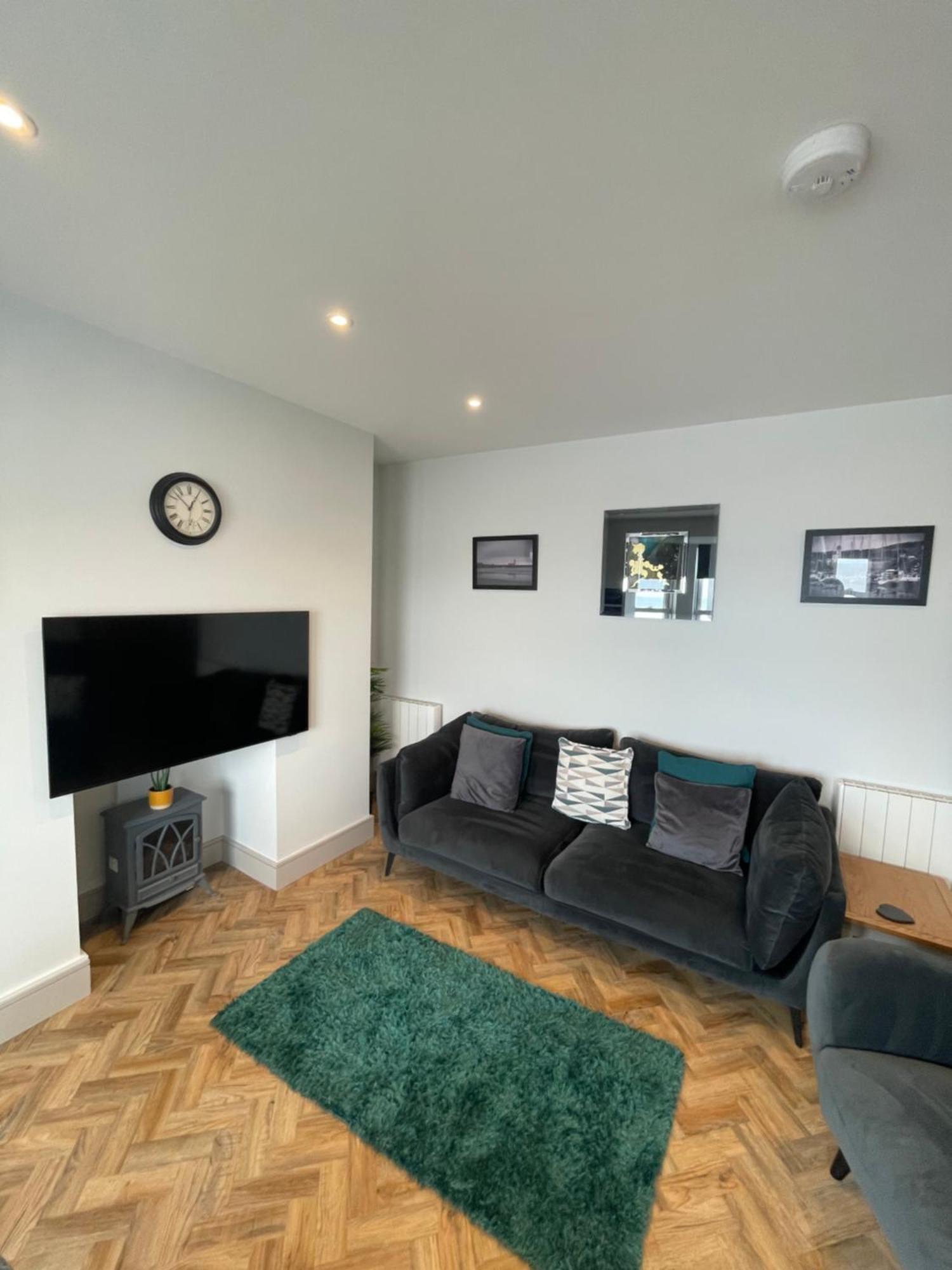 Superb 2 Bedroom Sea View Flat Scarborough Extérieur photo